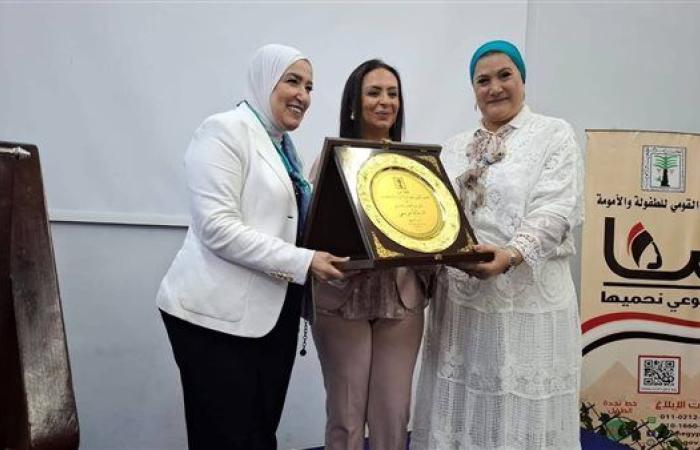 رئيسة القومي للطفولة والأمومة ووزيرة التضامن ...