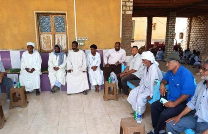 محافظ أسوان: لجنة لبحث مطالب أهالي قرية الشريف إبراهيم