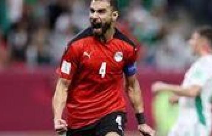 عمرو السولية يرتدى شارة كابتن منتخب مصر المُشارك فى كأس العرب
