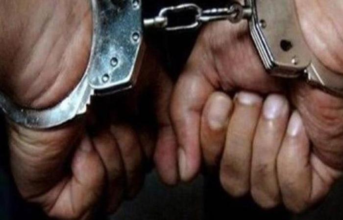 بسبب خلافات مالية.. ضبط 4 أشخاص احتجزوا 3 سيدات وسرقوا هاتفين محمولين بالقاهرة