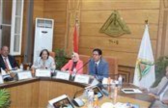 رئيس جامعة بنها يستعرض الاستعدادات النهائية للعام الدراسي الجديد