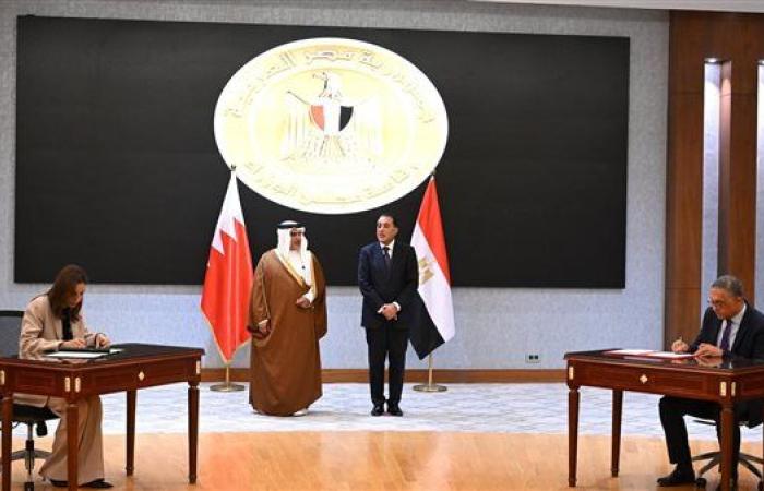 رئيس الوزراء وولي عهد البحرين يشهدان توقيع 8 وثائق في مجالات تخدم تعزيز أوجه التعاون الثنائي بين الجانبين.. صور