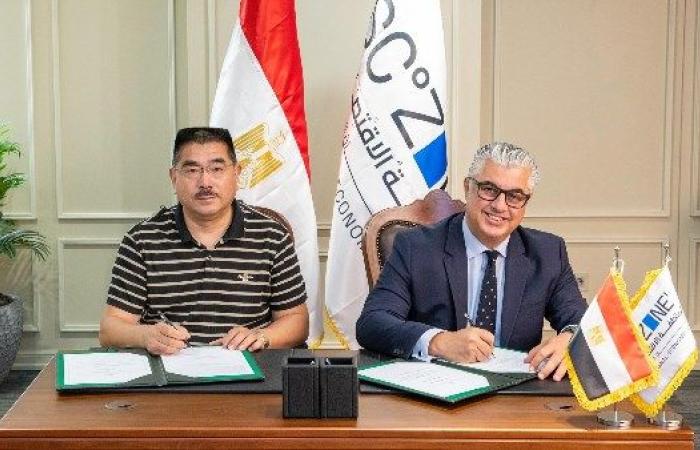 اقتصادية قناة السويس توقع عقد مشروع "شوانفينج" الصينية للملابس الجاهزة بالقنطرة غرب