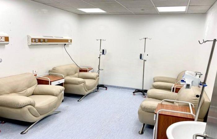 الرعاية الصحية بالأقصر تعلن تزويد قسم أورام مستشفى الكرنك الدولي بوحدة تحضير علاج كيماوي