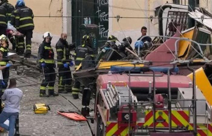 مأساة في لشبونة.. 15 قتيلًا وعشرات الجرحى بحادث ترام جبلي