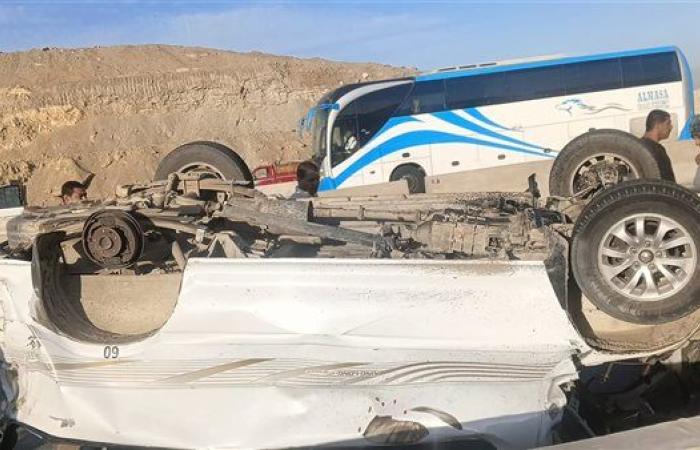 إصابة 13 شخصًا في انقلاب ميكروباص على طريق المحور بأكتوبر