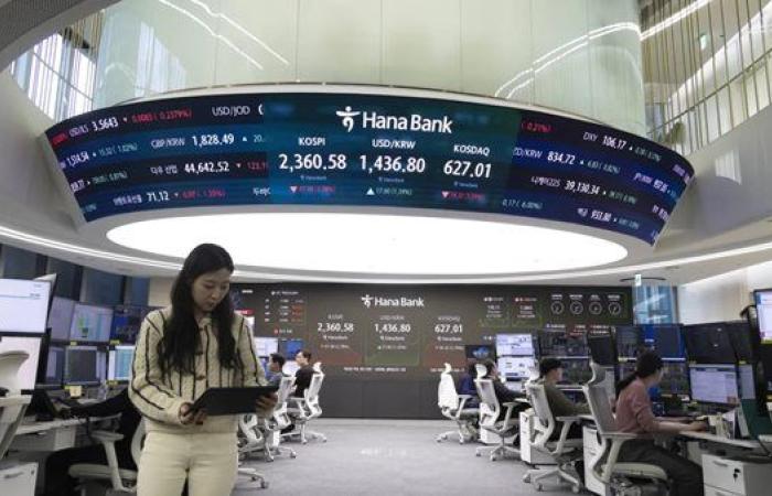 أسواق آسيا تقتفي أثر وول ستريت وسط ترقب خفض الفائدة الأمريكية