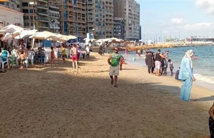 رفع الرايات الخضراء على شواطئ الإسكندرية في أول جمعة من شهر سبتمبر
