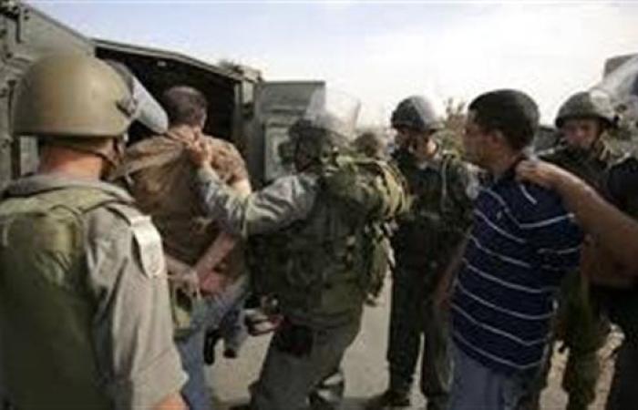 الاحتلال يعتقل شابين فلسطينيين في جنين