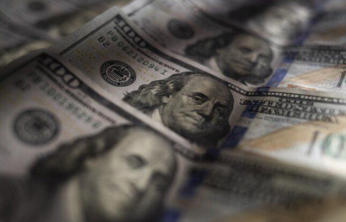 بـ 48.63 جنيه في بنك مصر.. سعر الدولار الآن في البنوك
