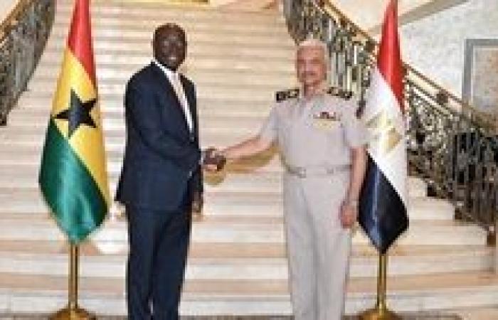 وزير الدفاع يلتقى وزير المالية والتخطيط الإقتصادى والقائم بأعمال وزير الدفاع لجمهورية غانا