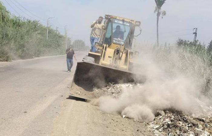 رفع 35 طن مخلفات في يوم واحد.. حملات مكبرة بكوم حمادة لرفع كفاءة الطرق