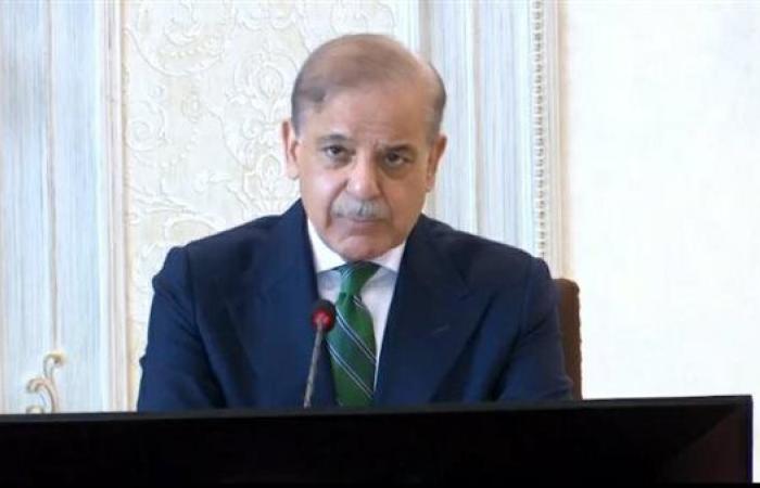 رئيس وزراء باكستان يهنئ شعبه بمناسبة يوم الدفاع والشهداء