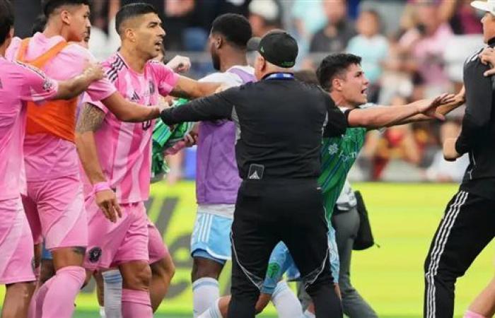 إيقاف لويس سواريز 6 مباريات بعد واقعة البصق في نهائي كأس الدوريات