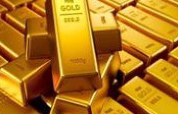 الذهب والفضة يلمعان كملاذ آمن وسط تباطؤ سوق العمل