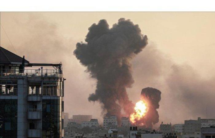 شهداء ومصابون جراء قصف طائرات الاحتلال الإسرائيلي خيمة نازحين في مدينة غزة