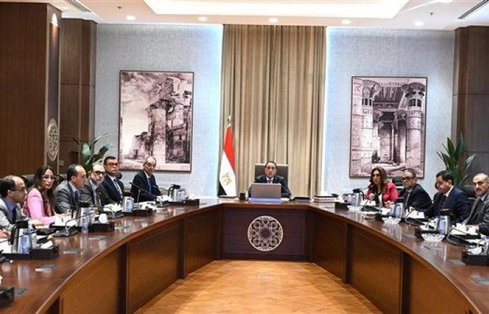 رئيس الوزراء يتابع خطوات تيسير إجراءات إصدار التراخيص للأنشطة المختلفة