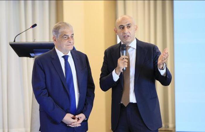 جلسة نقاشية حول نتائج برنامج تنمية مهارات اللغة العربية