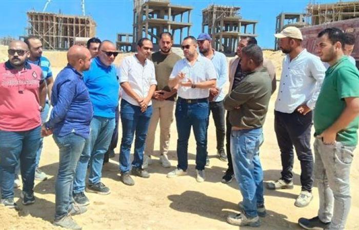 وزير الإسكان يتابع الموقف التنفيذي لمشروعات "مارينا 8"