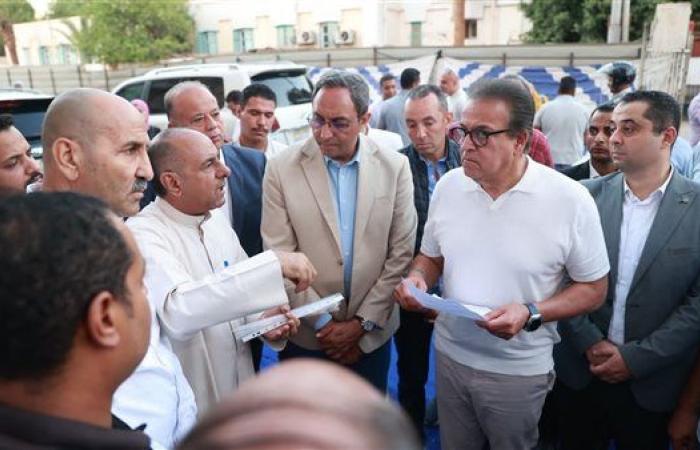 وزير الصحة يتفقد مستشفى نجع حمادي وأبو تشت ويوجه بسرعة الاستجابة لطلبات المواطنين