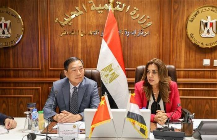 وزيرة التنمية المحلية تبحث مع نائب وزير إدارة الطوارئ بالصين مجالات التعاون المشترك
