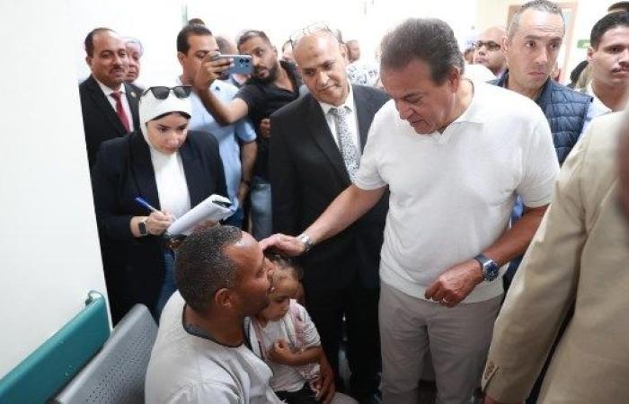 وزير الصحة يتفقد مستشفى قفط التخصصي ويوجه بتعزيز التعاون مع جامعة جنوب الوادي لدعم القوى البشرية