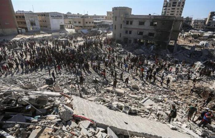 إسرائيل تقتل 67 فلسطينيًا وتصيب 320 آخرين في غزة خلال 24 ساعة