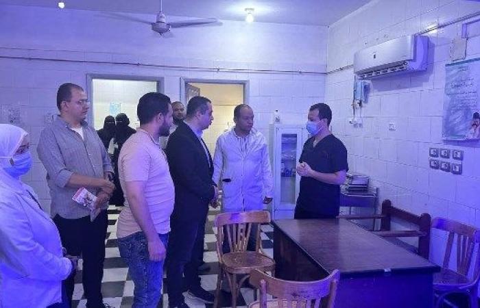 وكيل "صحة قنا" يُحيل طبيبا للتحقيق خلال جولة بالوقف