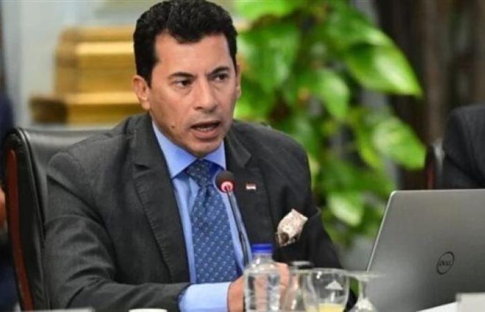 وزير الرياضة يطمئن على بعثة المنتخب قبل مواجهة بوركينا فاسو الحاسمة