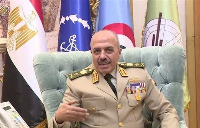 الفريق أحمد خليفة يشهد تنفيذ أحد الأنشطة التدريبية الرئيسية بـ"النجم الساطع"