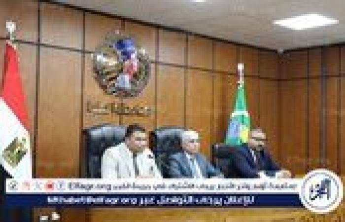 اجتماع موسع بالمنيا لمناقشة آليات تحديث منظومة تراخيص المحال العامة