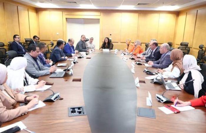 وزيرة التضامن تترأس اجتماع اللجنة العليا لمتابعة الشكاوى والطلبات بالوزارة