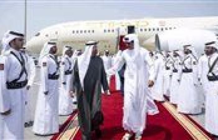 رئيس الإمارات يصل قطر في زيارة أخوية