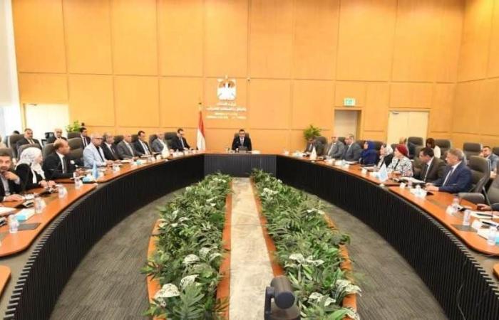 وزير الإسكان يترأس اجتماع اللجنة التنسيقية العليا لمتابعة ملفات العمل بكل المدن