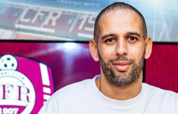 رسميًا.. الهداف التاريخي لمنتخب الجزائر ينتقل للنادي رقم 14 في مسيرته