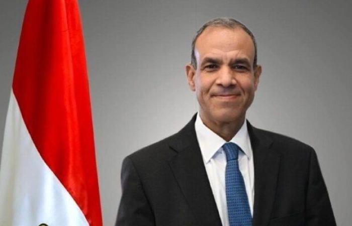 وزير الخارجية ونظيره الإماراتي يؤكدان على الاعتزاز البالغ بالعلاقات المتميزة التي تربط بين البلدين