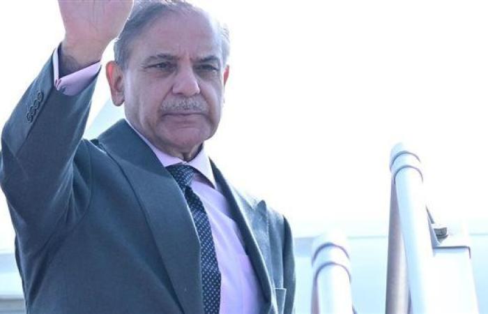 رئيس الوزراء الباكستاني يغادر إسلام آباد متوجهًا إلى الدوحة