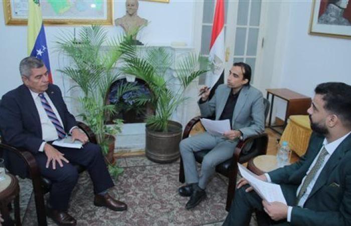 سفير فنزويلا: بريكس بداية نظام عالمي جديد ينهي ديكتاتورية الدولار