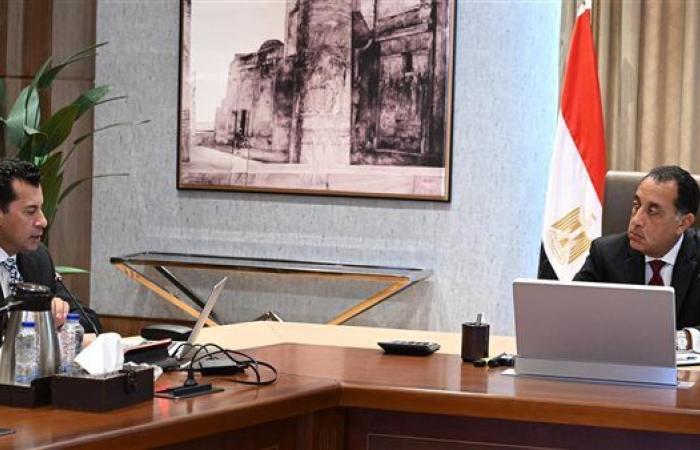 رئيس الوزراء يتابع مع وزير الشباب والرياضة عددا من ملفات عمل الوزارة