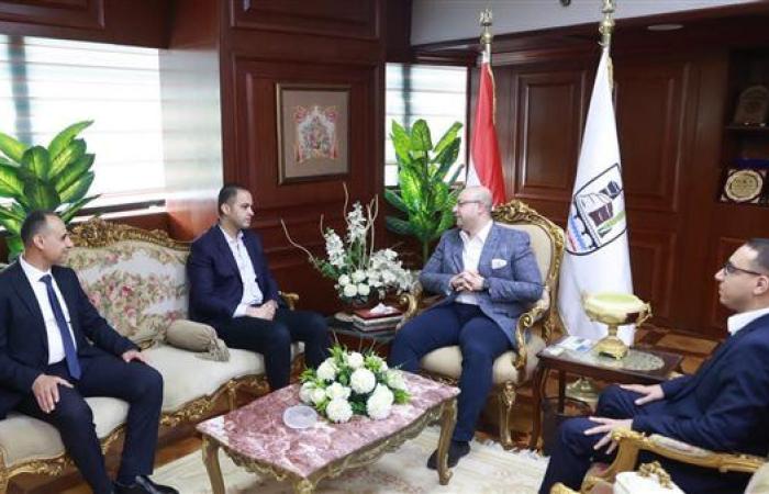 نائب وزير الصحة يبحث مع محافظ بني سويف سبل تطوير المنظومة الطبية