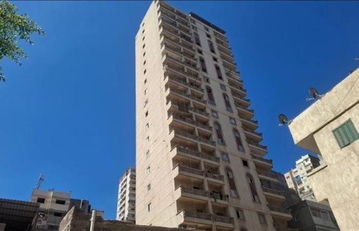 عقار مائل شرق الإسكندرية وإجراء عاجل من حي المنتزه ثان