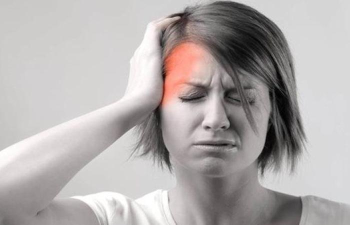 صداعك اليومي.. أسبابه الشائعة وأسهل الطرق للتخلص منه طبيعيًا