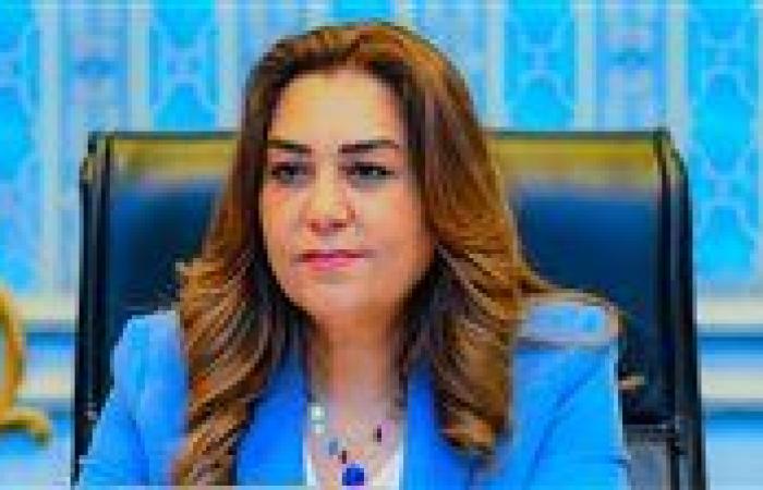 وزيرة التنمية المحلية تستعرض تقريرًا حول استعدادات العام الدراسي الجديد بالقاهرة