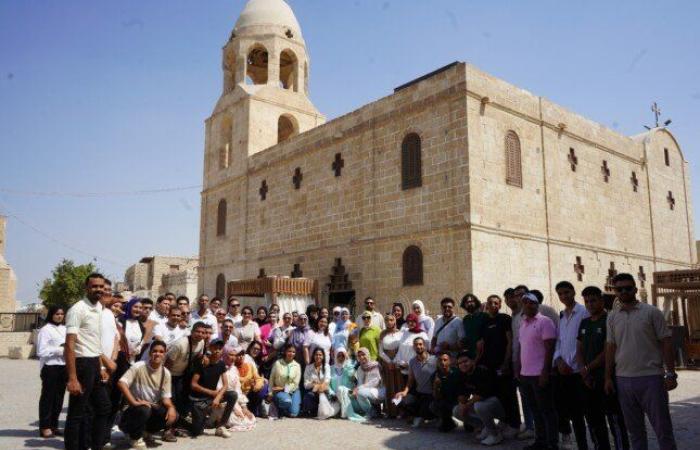 «شعب واحد وطن واحد».. .«اتحاد بشبابها» بالمنيا ينظم جولة تاريخية لزيارة للمعالم الأثرية