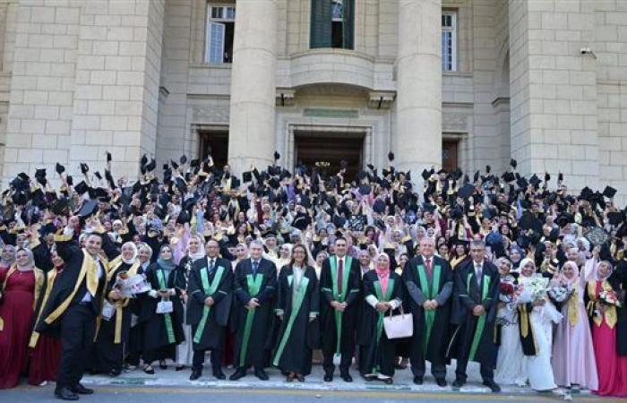 كلية الطب البيطري بجامعة القاهرة تحتفل بتخريج دفعة 2025 بقاعة الاحتفالات الكبرى بالجامعة