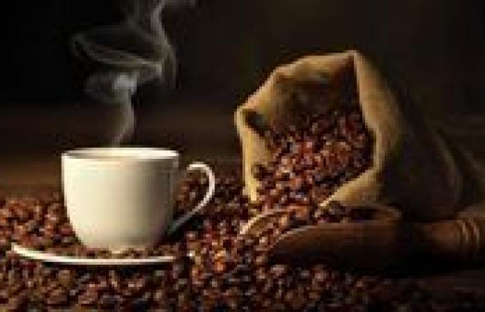 ما الذي قد يحدث عندما تشرب القهوة علي معدة فارغة؟
