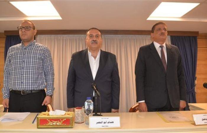 محافظ أسيوط يترأس اجتماع المجلس التنفيذي ويستعرض استعدادات العام الدراسي الجديد
