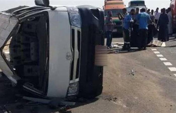 بالأسماء.. مصرع وإصابة 8 أشخاص في حادث انقلاب ميكروباص على طريق أسيوط الصحراوي