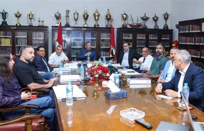 رفض اعتذار الخطيب.. مجلس الأهلي يلجأ لرموز النادي ولجنة الحكماء