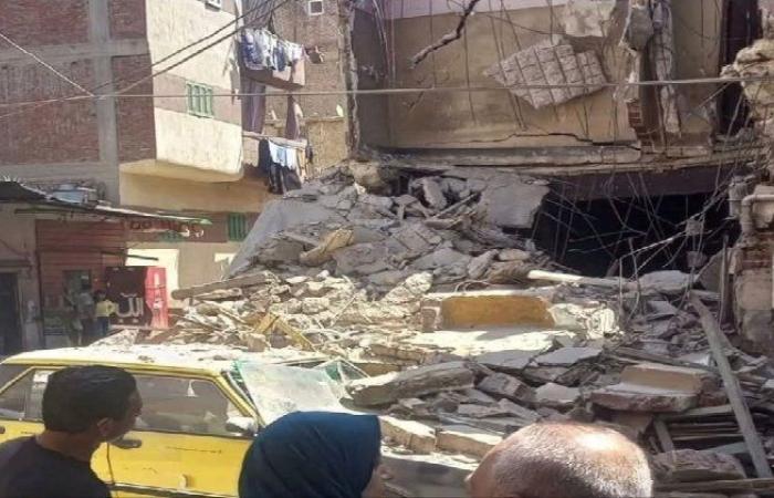 انهيار منزل مهجور في طنطا وتحطم سيارة أجرة دون إصابات